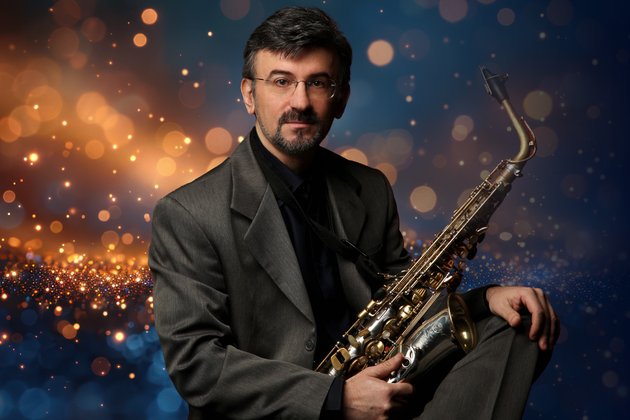 «Виртуозы Москвы» и саксофон. Пьяццолла и Теодоракис